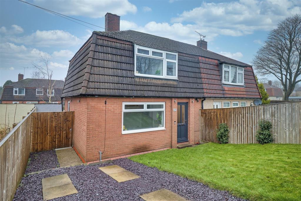 Ruskin Crescent, Guiseley 3 bed semidetached house £230,000