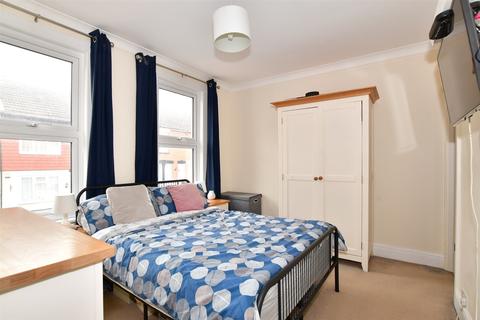 64 Connaught Road, Chatham, ME4 5DH
