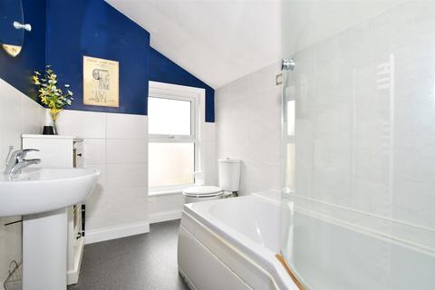 64 Connaught Road, Chatham, ME4 5DH