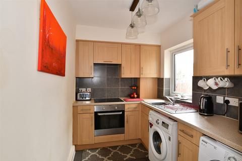 64 Connaught Road, Chatham, ME4 5DH
