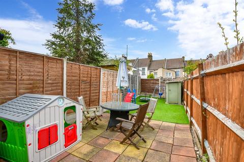 64 Connaught Road, Chatham, ME4 5DH