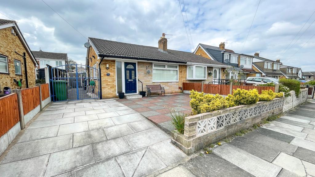 Strathmore Grove, St. Helens... 2 bed bungalow £170,000