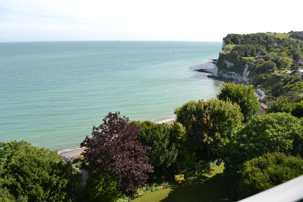 Hotel Road, St. Margarets Bay CT15 2 bed apartment £425,000
