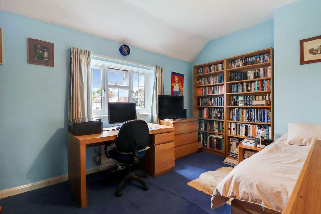 Bedroom 2 (Double)