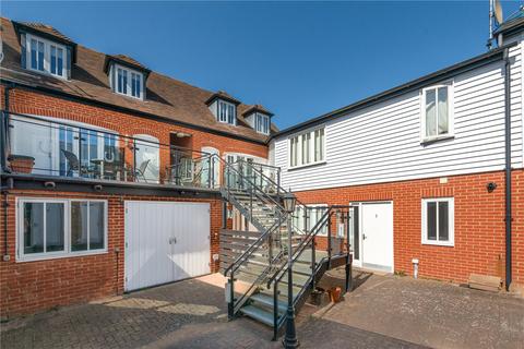 2 bedroom apartment for sale, Horseshoe Mews, Canterbury, Kent, CT1