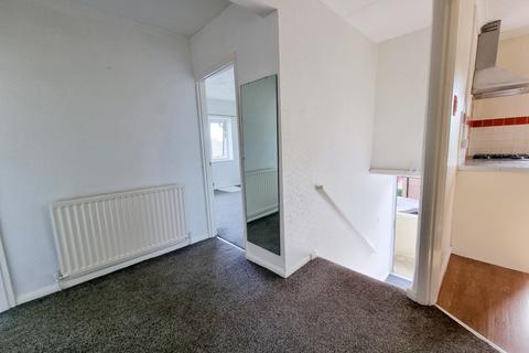 2 bedroom apartment to rent, Lingmell Avenue, St. Helens, WA11