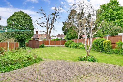 4 bedroom detached house for sale - The Uplands, Loughton, Essex