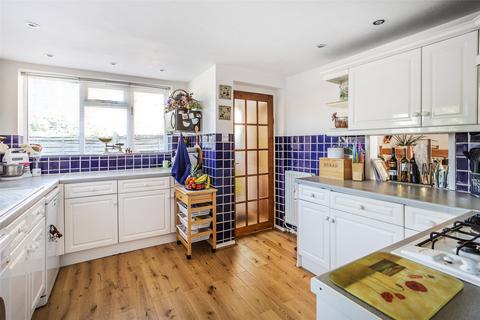 8 Nunappleton Way, Oxted, RH8 9AW