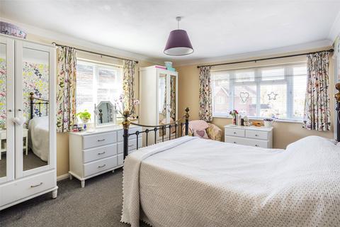 8 Nunappleton Way, Oxted, RH8 9AW