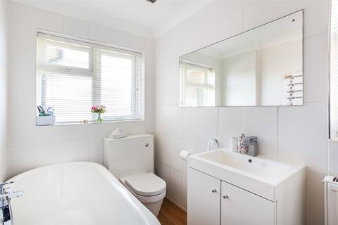 8 Nunappleton Way, Oxted, RH8 9AW