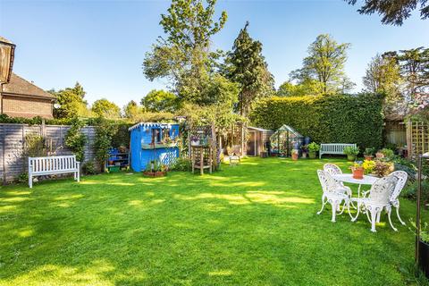 8 Nunappleton Way, Oxted, RH8 9AW