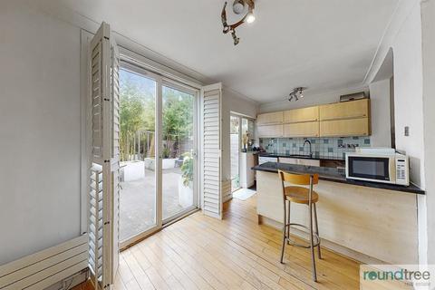 71 Hall Lane, London, NW4 4TJ