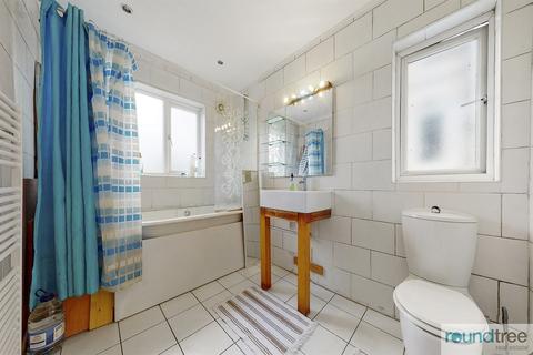 71 Hall Lane, London, NW4 4TJ