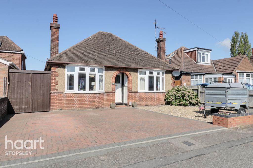 Ryecroft Way, Stopsley Village 2 bed detached bungalow £375,000