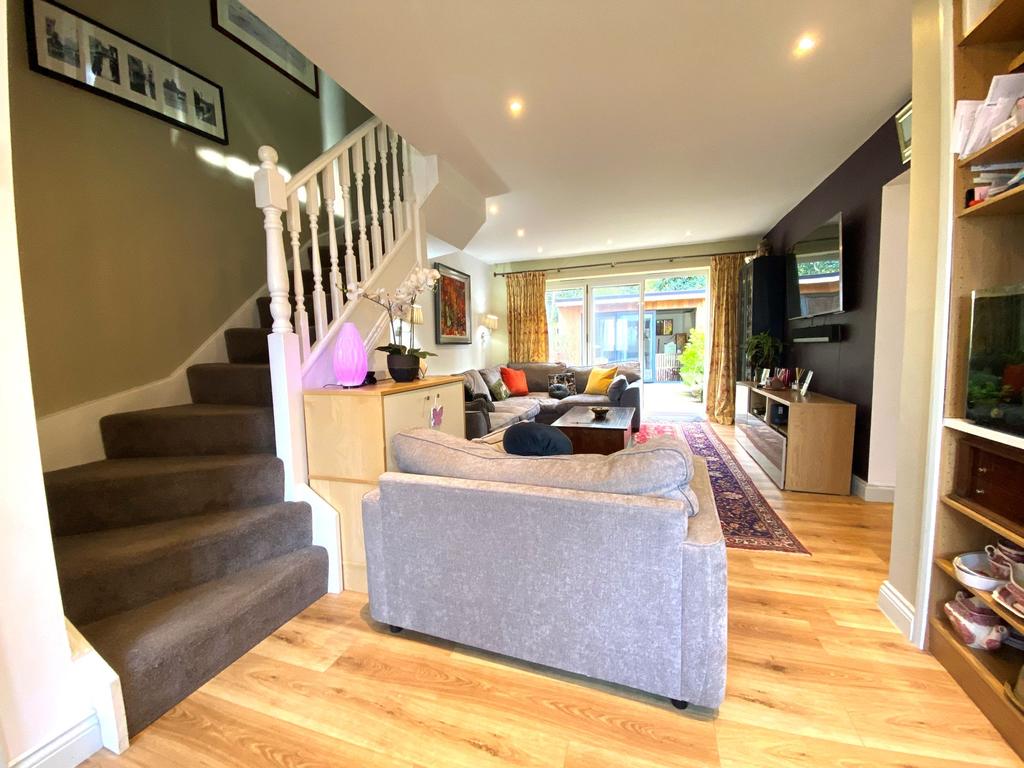 Campriano Drive, Warwick, CV34 2 bed end of terrace house £330,000