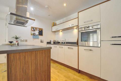 2 bedroom flat to rent, Crown Lane, Maidenhead SL6