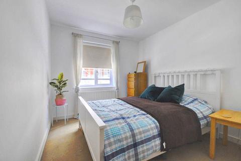 2 bedroom flat to rent, Crown Lane, Maidenhead SL6