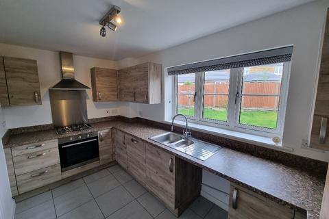2 bedroom semi-detached house to rent - Cotefield Drive