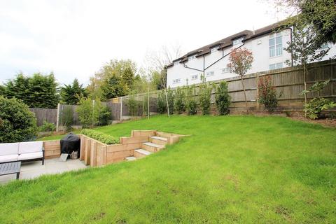 4 Lackford Road, Chipstead, Coulsdon, CR5 3TA
