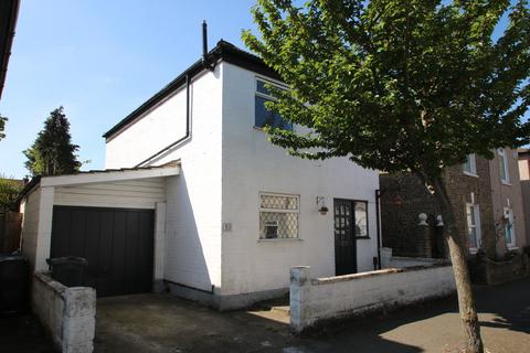 3 bedroom detached house to rent, Napier Road, South Croydon