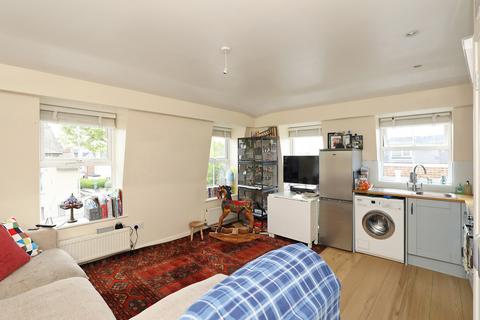 1 bedroom apartment for sale, Station Road, Hampton