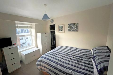 1 bedroom apartment for sale, Station Road, Hampton