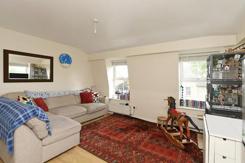 1 bedroom apartment for sale, Station Road, Hampton