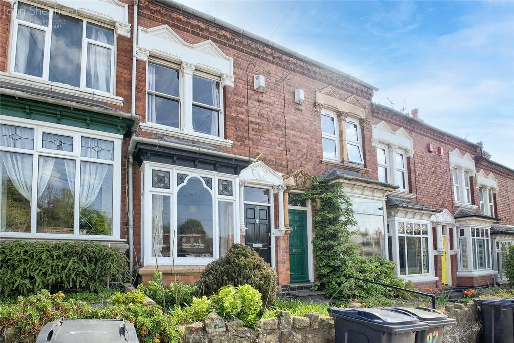 War Lane, Birmingham, B17 2 bed terraced house £300,000