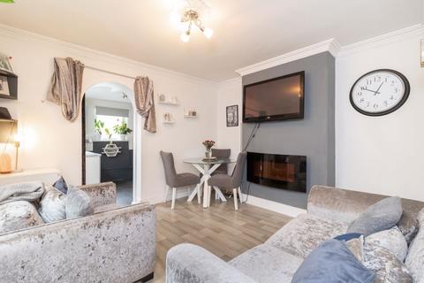 10 Glebe Road, Warlingham, CR6 9NJ