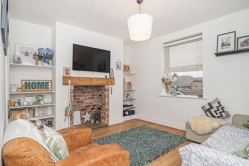 Buxton Road, Newtown, Disley, Cheshire, SK12 2RA 2 bed terraced house