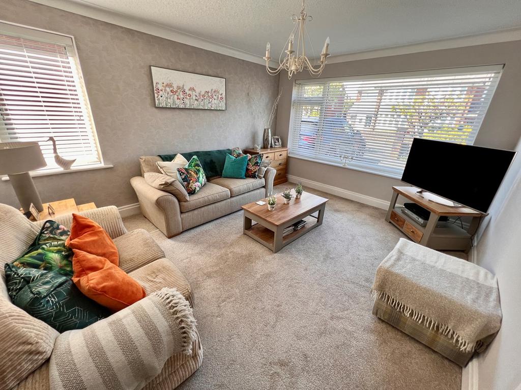 The Aspels, Penwortham, Preston, PR1 2 bed detached bungalow £365,000