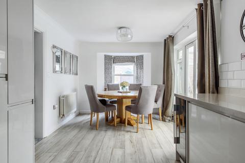 28 Barcote Close, Swindon, SN25 2BJ