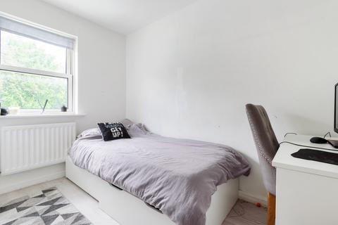 28 Barcote Close, Swindon, SN25 2BJ