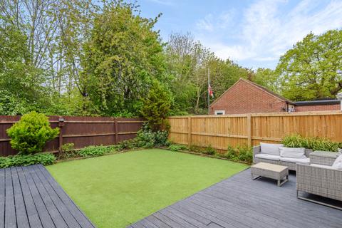 28 Barcote Close, Swindon, SN25 2BJ
