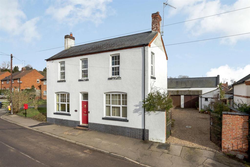 Churchill Road, Welton, Daventry... 4 bed cottage £425,000