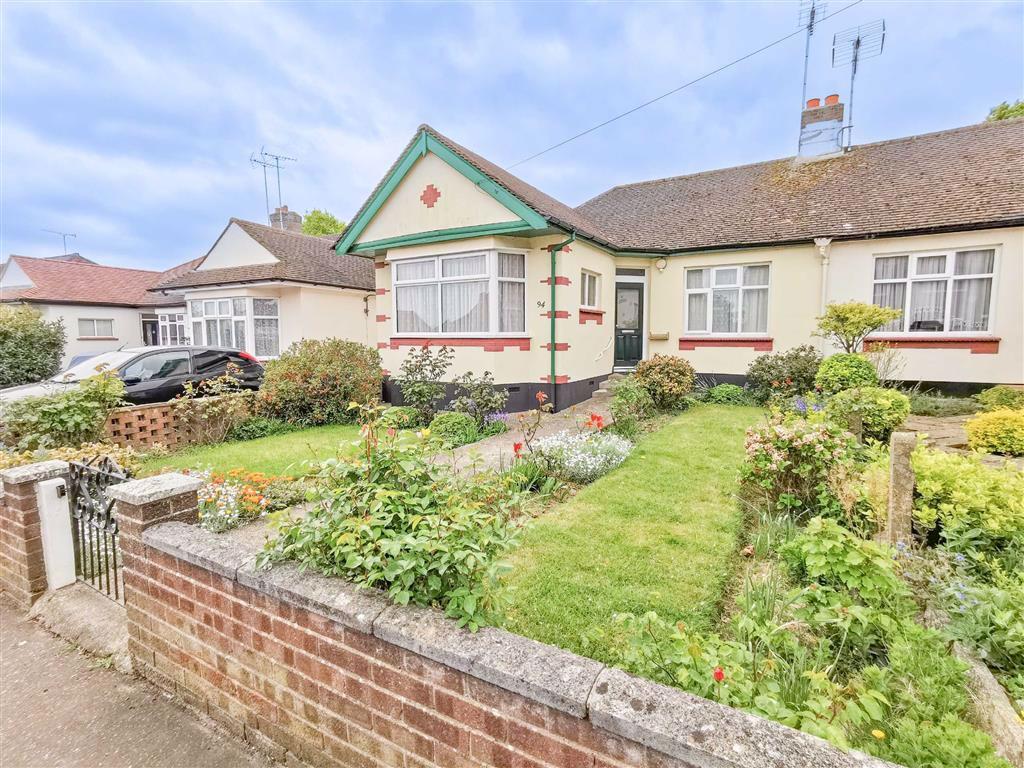 Danescroft Drive, Leigh On Sea, Essex 2 bed bungalow £350,000