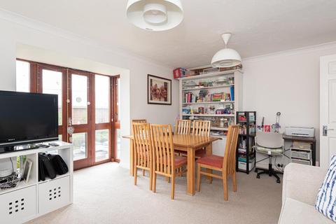 107 Farriers Road, Epsom, KT17 1LR