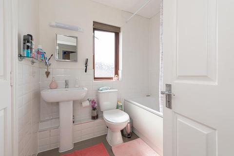 107 Farriers Road, Epsom, KT17 1LR