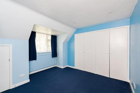 11 The Ridings, Epsom, KT18 5JQ