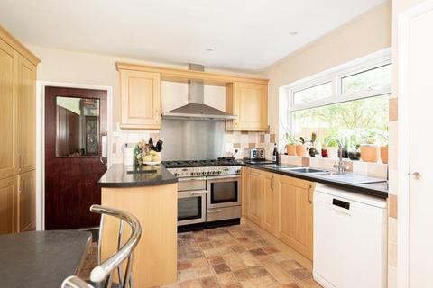 11 The Ridings, Epsom, KT18 5JQ