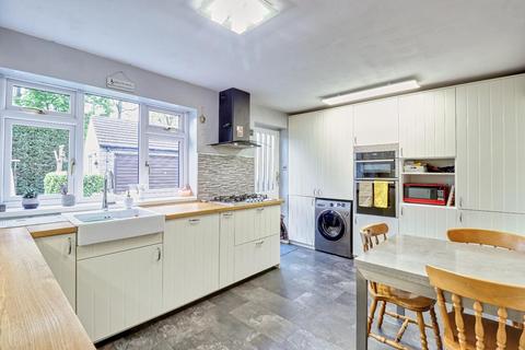 5 Alder Drive, Pudsey, LS28 8RD