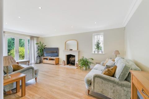 1 Walnut Grove, Banstead, SM7 1PJ