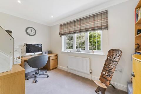 1 Walnut Grove, Banstead, SM7 1PJ