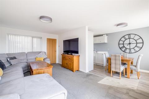 5 Linden Close, Brighouse, HD6 1XA