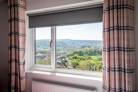 5 Linden Close, Brighouse, HD6 1XA