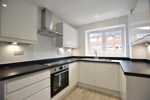 1 bedroom apartment to rent, Brighton Road, Salfords, Redhill