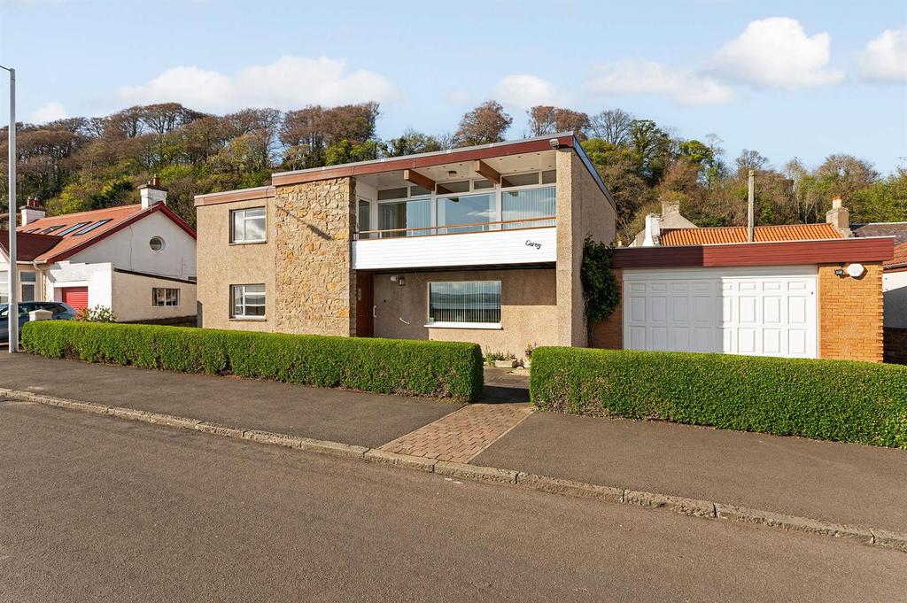 Carey, 4 Promenade, Limekilns, KY11 3HH 4 bed detached house £525,000