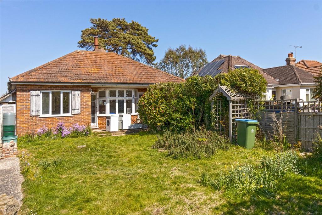 Little Paddocks, Ferring, Worthing 3 bed detached bungalow £425,000