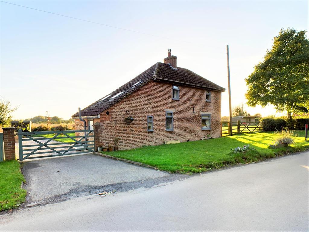 Church Lane, Watton, Driffield 2 bed cottage £200,000