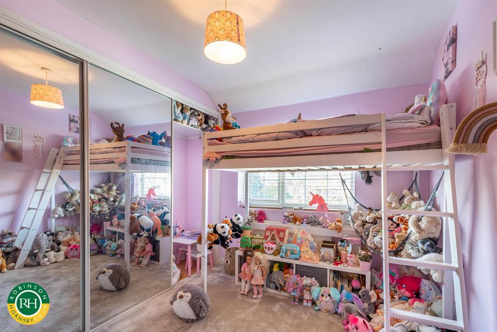 Bedroom 2-2.jpg